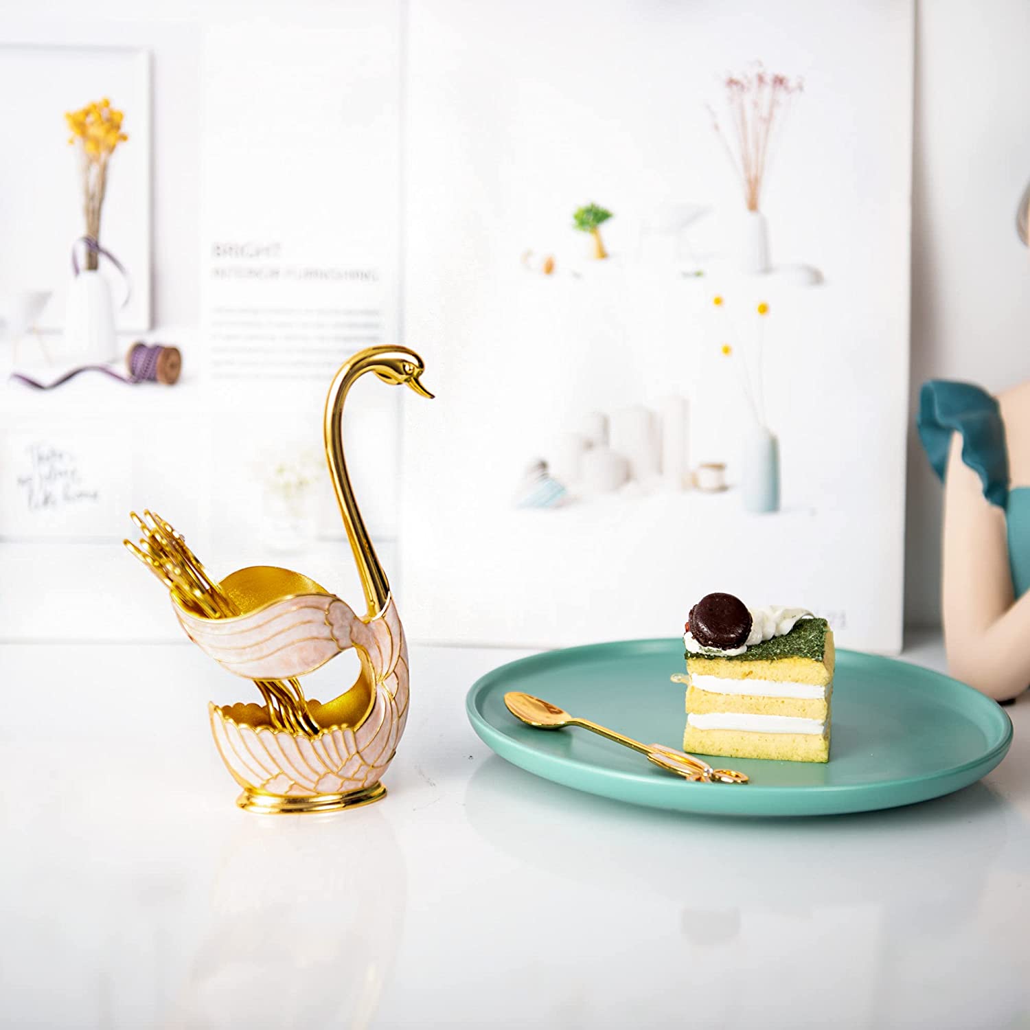 Luxury Metal Coffee Dessert Spoon Set Swan Base Holder With 6pcs Ice Cream Spoons Forks Teaspoons Dessert Sugar Salad Flatware