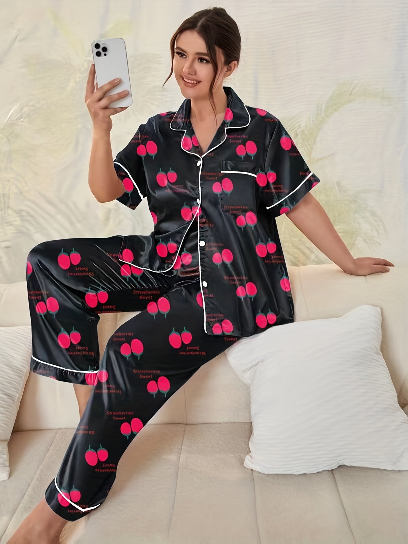 Look & Feel Fabulous in this Plus Size Casual Pajama Set - Women's Satin Leopard Print Tee & Smooth Pants 2pcs Set
