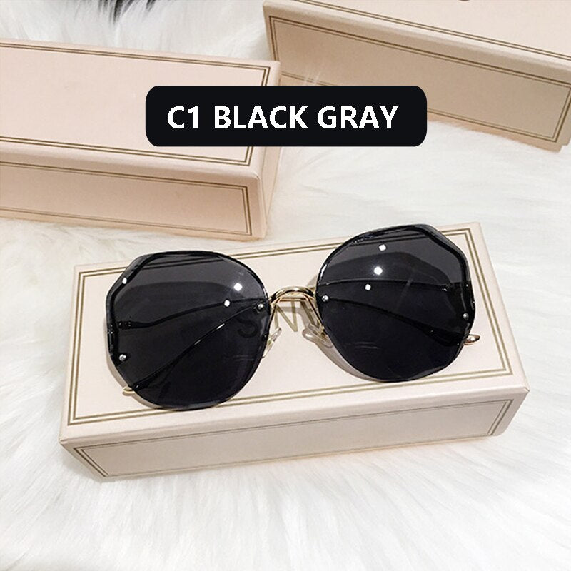 Elevate Your Look with Stylish, Oversized Square Sunglasses for Women! BLACK GREY