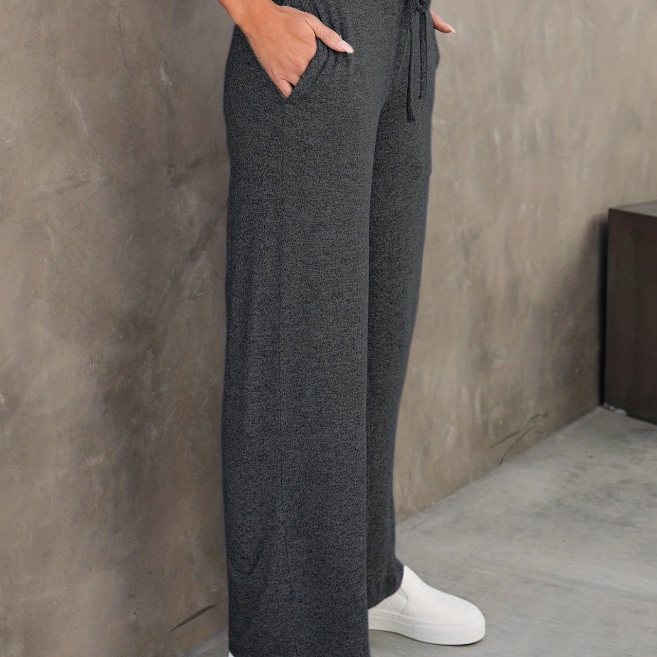 Plus Size Casual Pants, Women's Plus Solid Elastic Drawstring High Rise Medium Stretch Loose Straight Leg Pants Multicolor