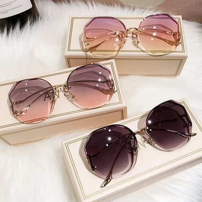 Elevate Your Look with Stylish, Oversized Square Sunglasses for Women!