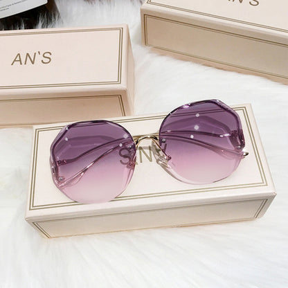 Elevate Your Look with Stylish, Oversized Square Sunglasses for Women!